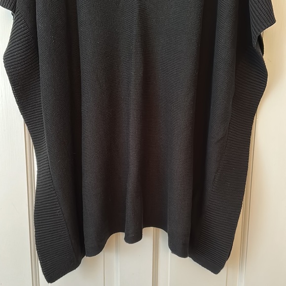 Messimo Poncho Sweater - Picture 5 of 10